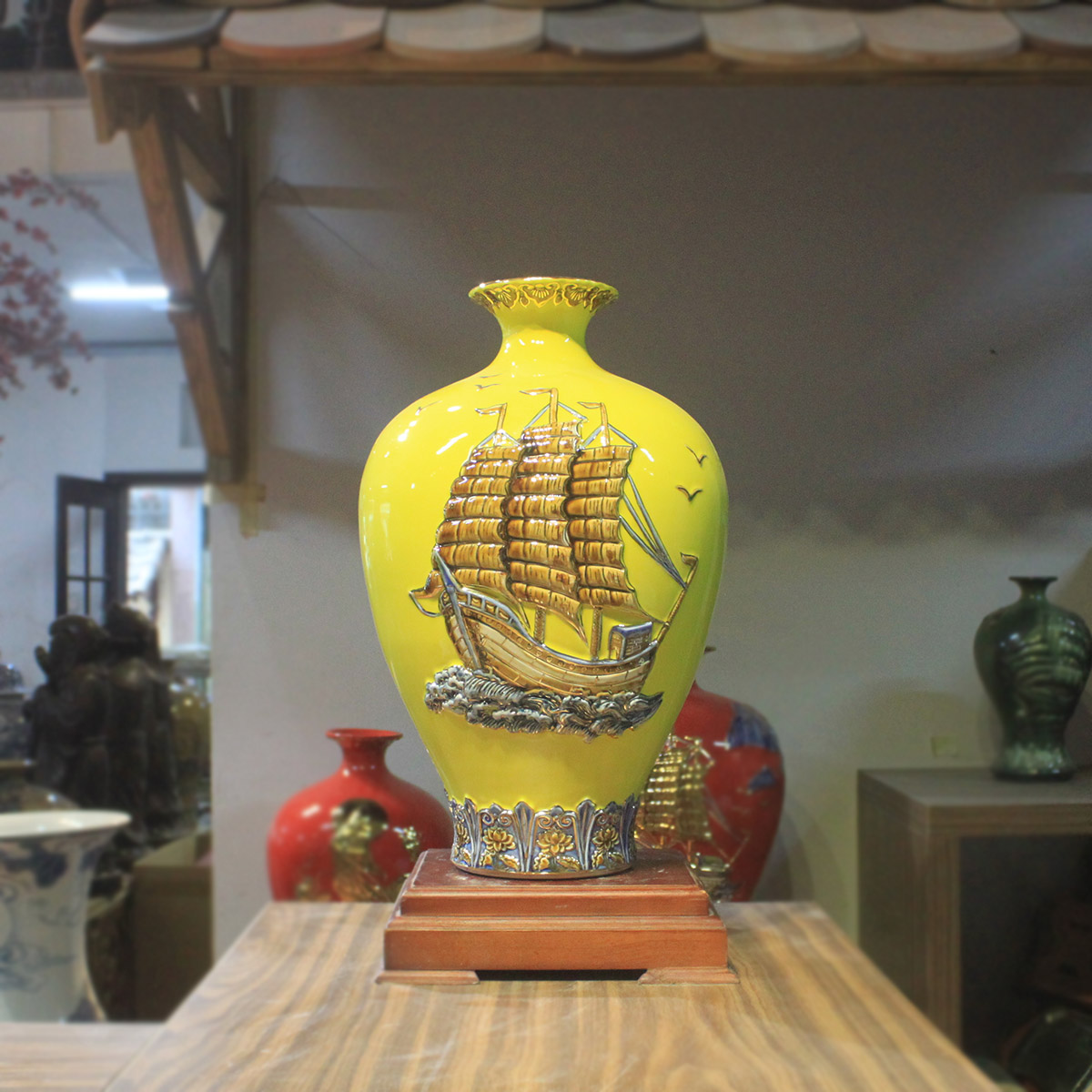 bình gốm phong thủy cho người mệnh kim