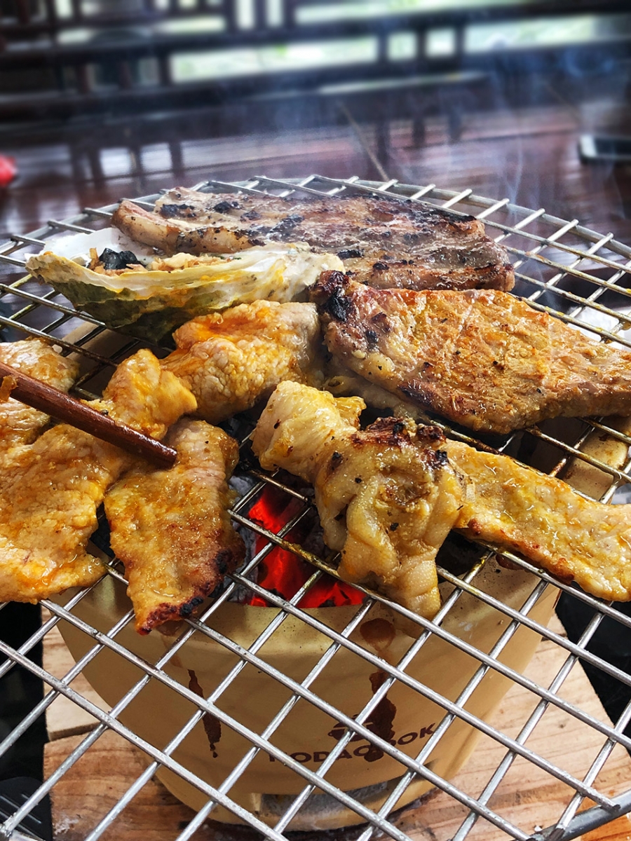 bếp nướng trong nhà