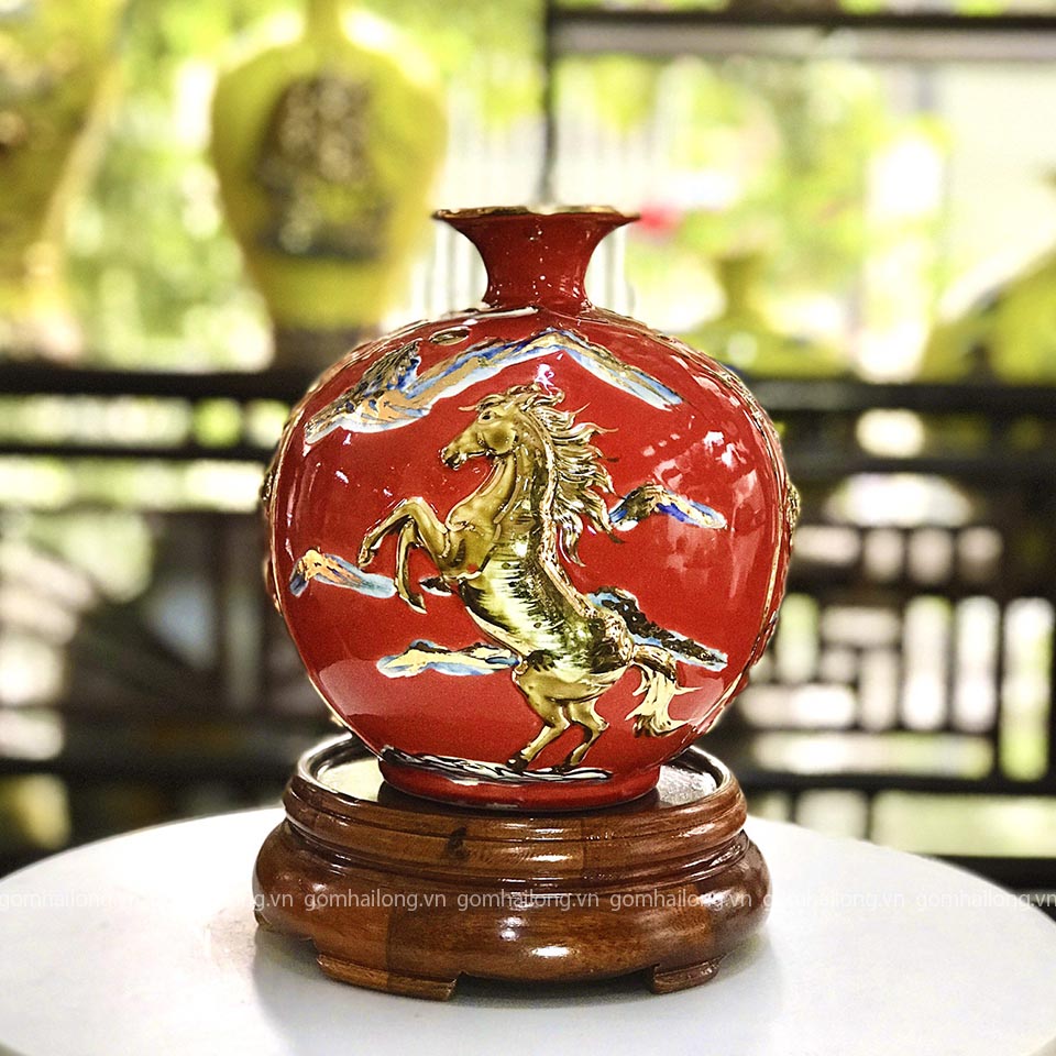 Bình hút tài lộc đắp nổi