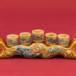 Kỷ 5 chén men Hoàng Lưu Ly đắp nổi hoa sen