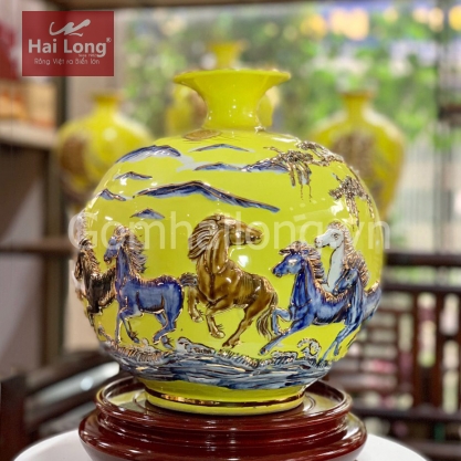 Bình hút lộc vẽ vàng mã đáo thành công gốm sứ Hải Long Bát Tràng