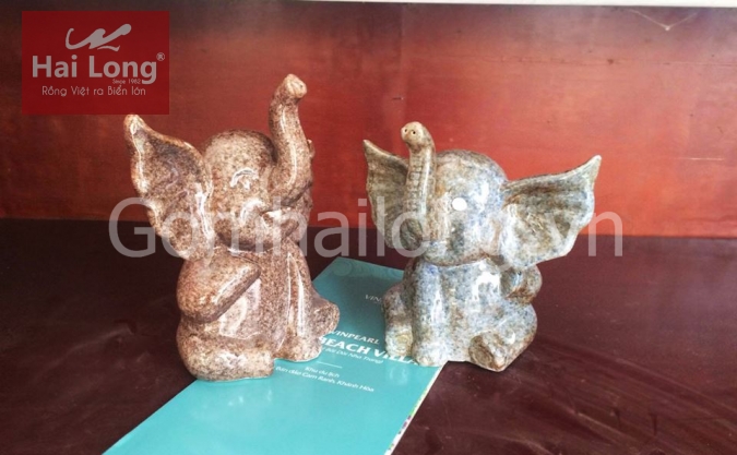 Tượng sứ chú voi con ngộ nghĩnh tặng bé 