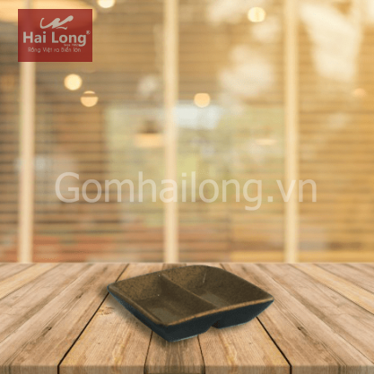 Đĩa muối 2 ngăn đen lòng gốm 