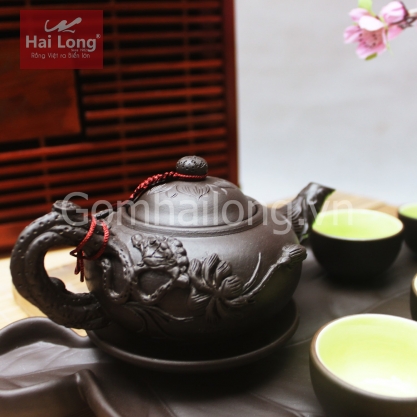 Bộ ấm chén tử sa bé đắp sen kèm khay lá sen