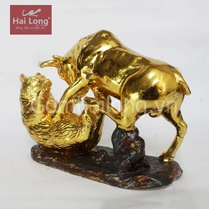 tượng trâu dát vàng gốm sứ_3