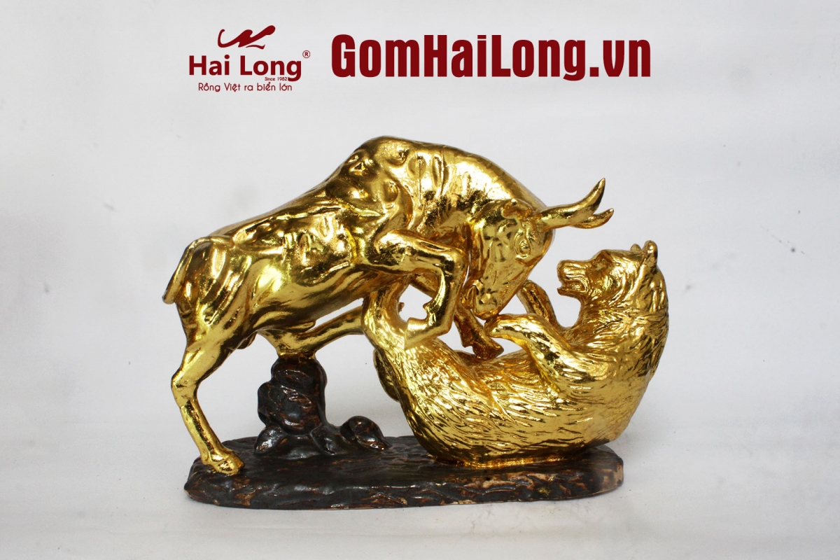 tượng trâu dát vàng gốm sứ